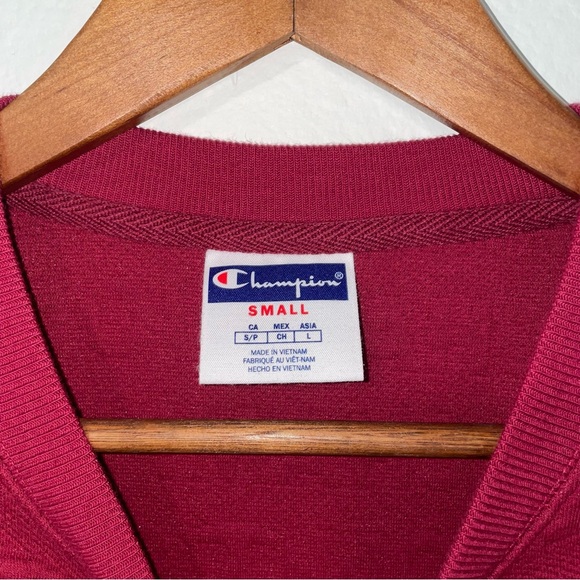 Champion Women’s Cropped Red Embossed Logo Sweatshirt Long Sleeve Size S EUC - Picture 7 of 16